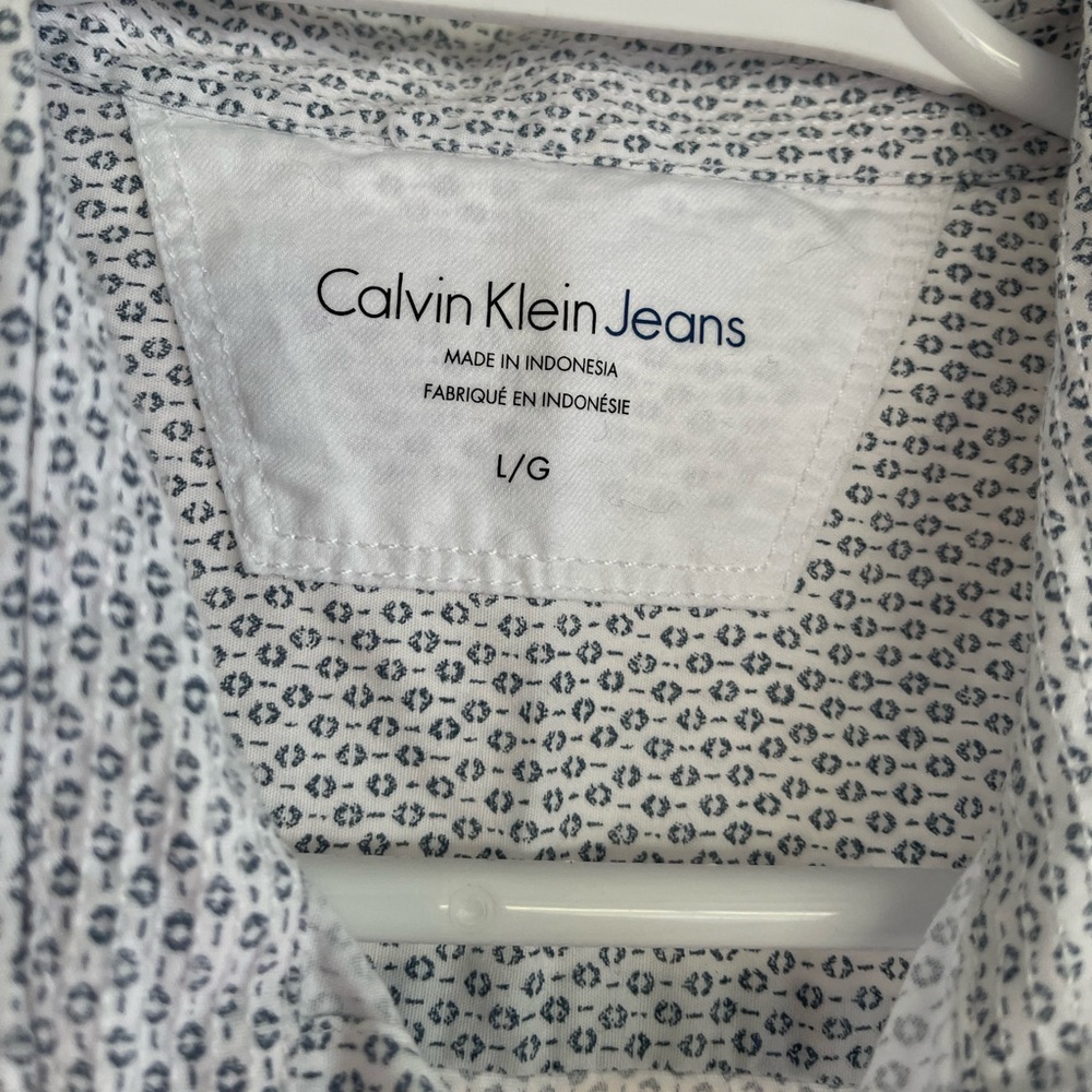 Calvin Klein button up long sleeve shirt size large